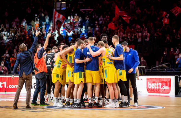 同样不容小 同样不容小